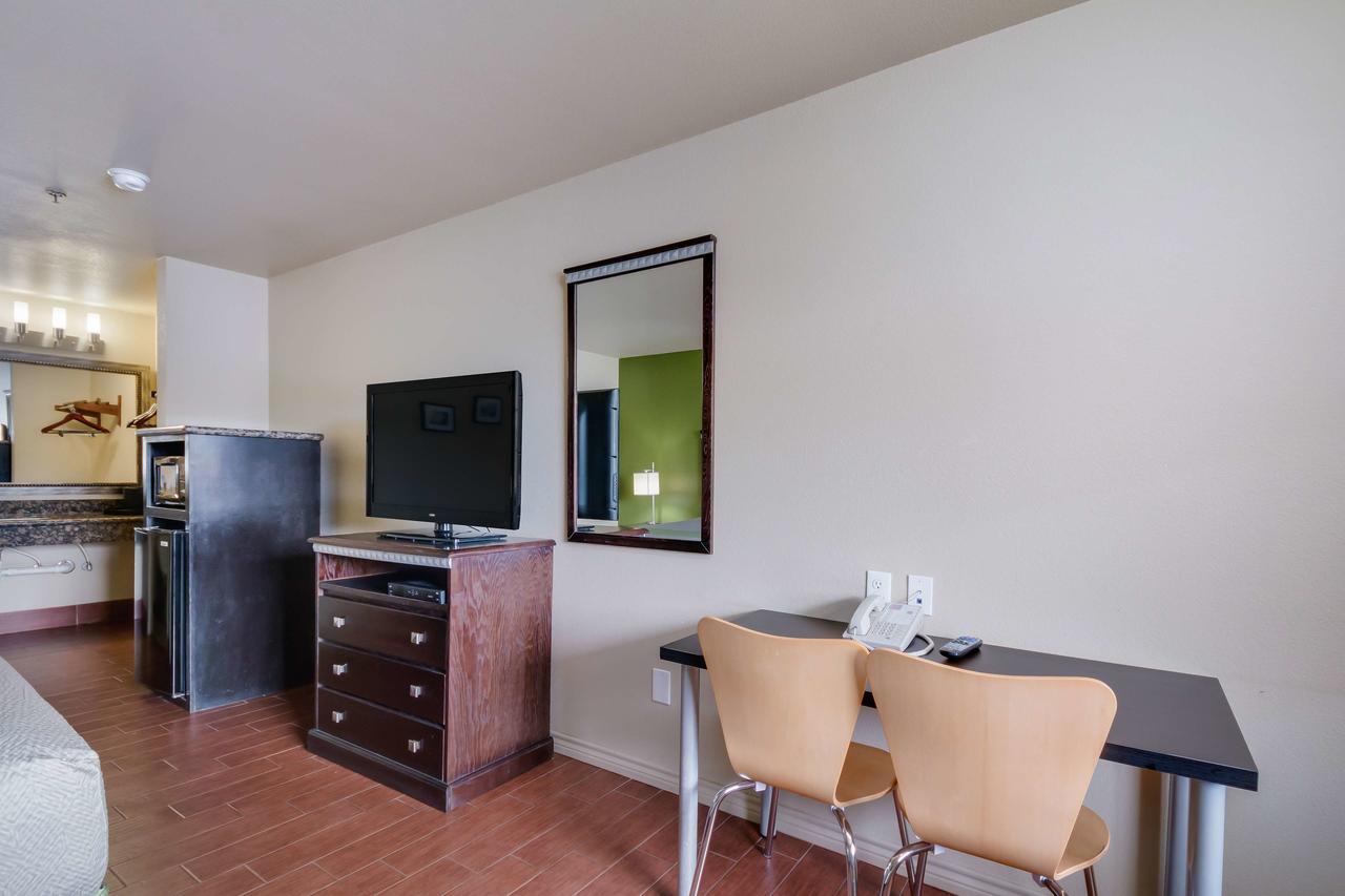 Motel 6 Floresville Ngoại thất bức ảnh