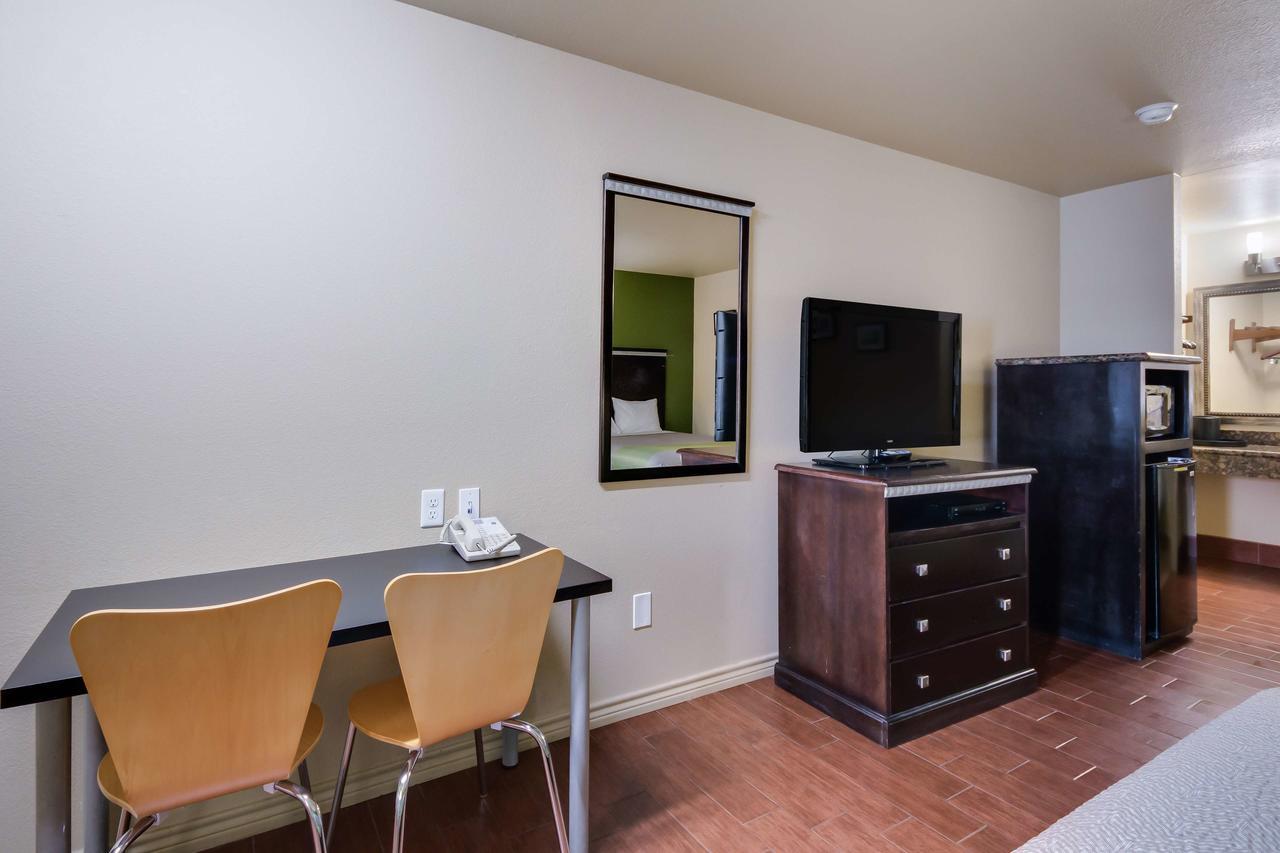 Motel 6 Floresville Ngoại thất bức ảnh