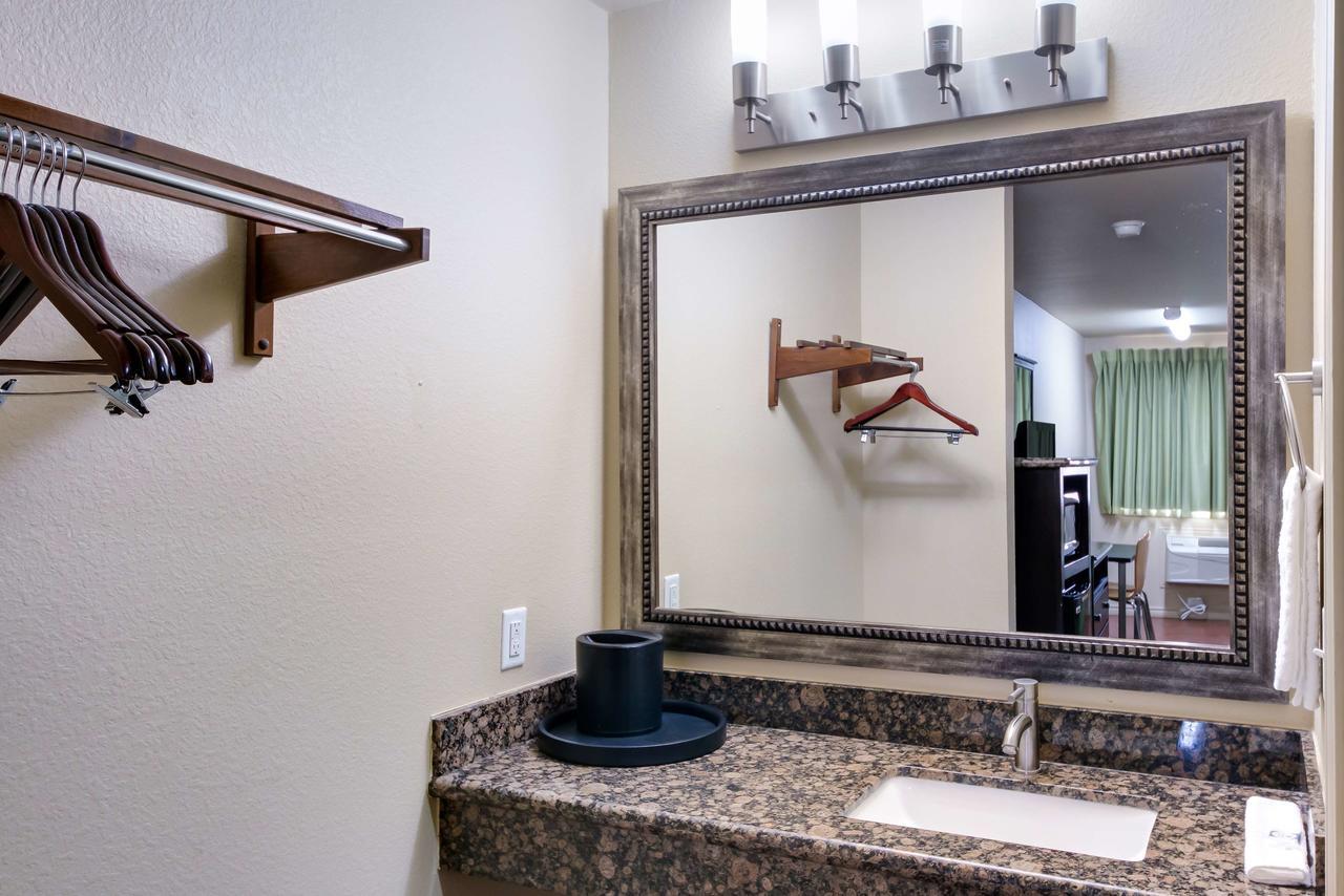 Motel 6 Floresville Ngoại thất bức ảnh