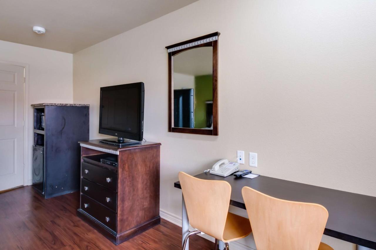 Motel 6 Floresville Ngoại thất bức ảnh